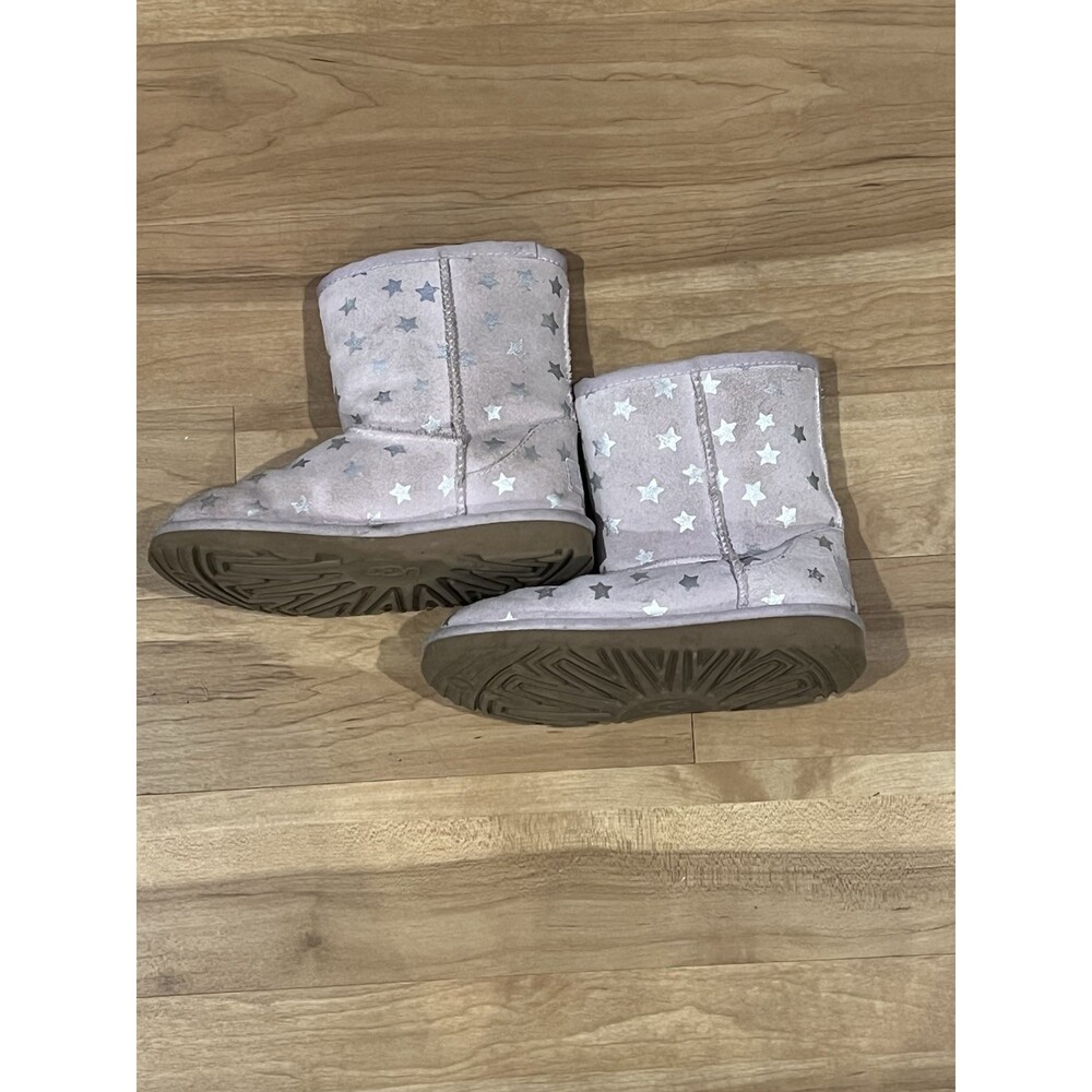 Girls Ugg Boots Shoes Uggs Kids Classic Short II Stars Lilac Size 2 US